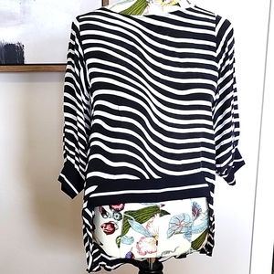Top, black and white stripes, flowy, small